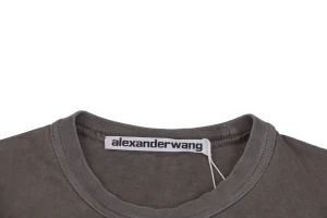 Neckline