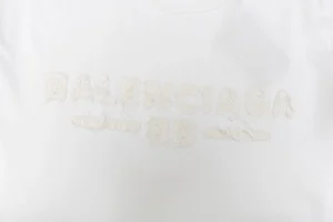 Balenciaga Paris Letter Distressed Patch Embroidery T-Shirt7.jpeg
