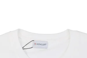 Neckline