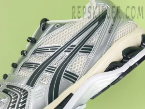 Shoe side
