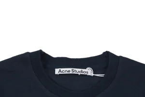 Neckline