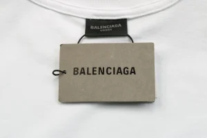 Balenciaga Heart Wi-Fi Graphic T-shirt7.jpeg
