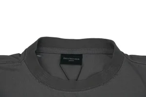 Neckline