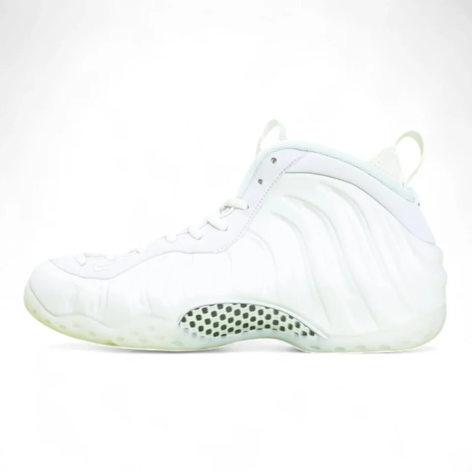 Nike Air Foamposite One “Triple White”