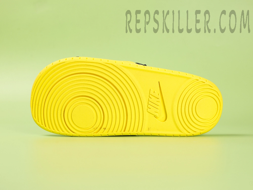 Kobe Offcourt Slide ‘Lightning’