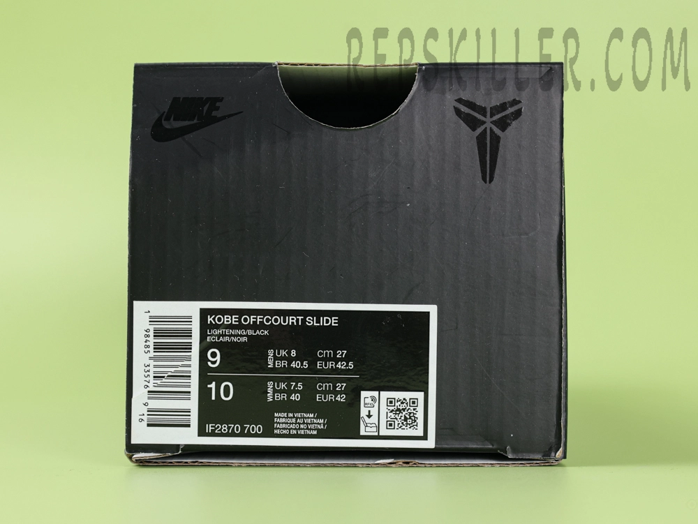 Kobe Offcourt Slide ‘Triple Black’