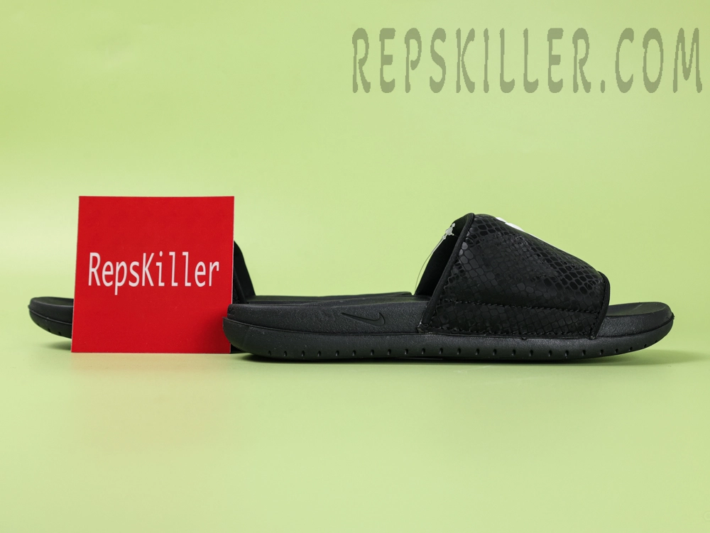 Kobe Offcourt Slide ‘Triple Black’