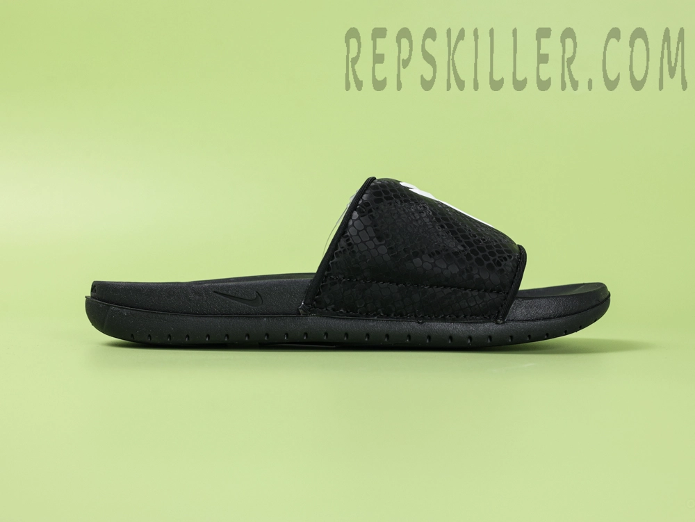 Kobe Offcourt Slide ‘Triple Black’