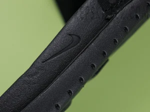 Nike Kobe Offcourt Slide ‘Triple Black’12