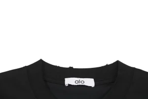 Neckline