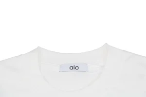 Neckline