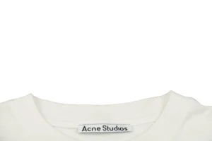 Neckline