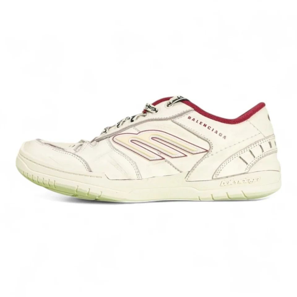 Balenciaga Hamptons Medium Worn-out Sneaker in Off White/Red