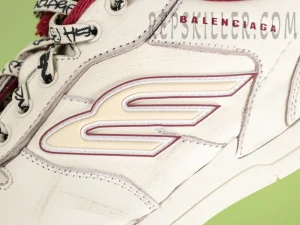Balenciaga Hamptons Medium Worn-out Sneaker in Off White:Red11