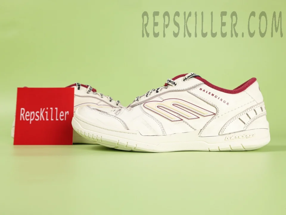 Balenciaga Hamptons Medium Worn-out Sneaker in Off White/Red