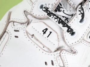Balenciaga Hamptons Worn-out Sneaker in White9