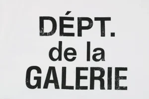 Gallery Dept Distressed French Logo Print T-shirt5.jpeg