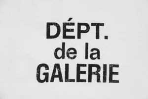 Gallery Dept Distressed French Logo Print T-shirt7.jpeg