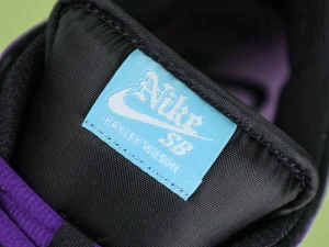 Logo tag