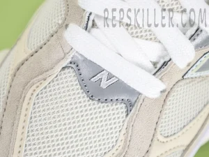 New Balance 9060 ‘Sea Salt Moonbeam’9