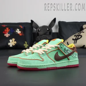 Outsole view of Nike Dunk Low SB ‘Rodeo’ highlighting yellow SB logo and red translucent rubber