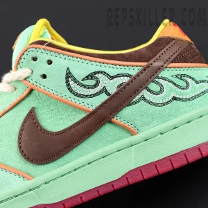 Detailed embroidery of black-and-white flame near the Swoosh on Nike Dunk Low SB ‘Rodeo’