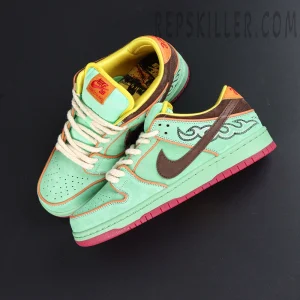 Nike Dunk Low SB ‘Rodeo’ top-down display with yellow lining, plush laces, and full view of dual-side embroidery.