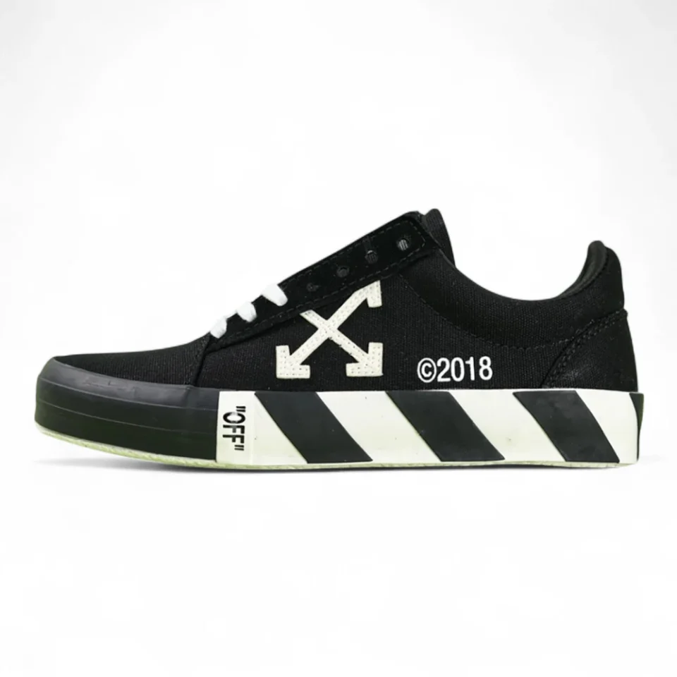 Off-White Vulc Low Top 'Black'