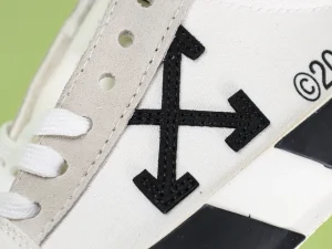 Off-White Vulc Low Top 'White'10