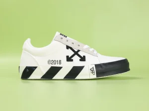 Shoe side