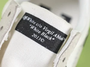 Off-White Vulc Low Top 'White'9