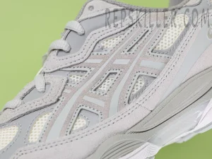 Shoe side