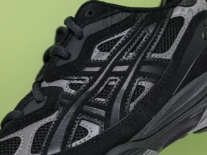 Shoe side