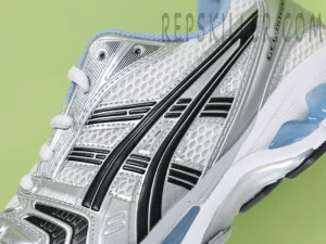 Shoe side