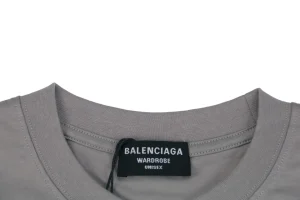 Neckline