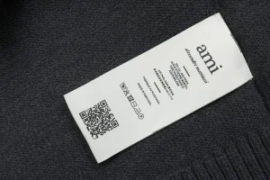 Ami Heart Logo Polo Knit Sweater12.jpeg