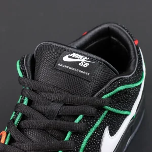 Bronx Girls Skate x Dunk Low SB ‘Mel & Kava’ front view showing black mesh tongue and green laces