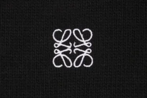 L Wool Embroidered Logo Crewneck Sweater15.jpeg