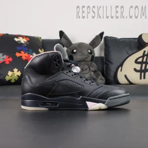 Paris Saint-Germain x Air Jordan 5 Retro ‘Off Noir’ – Lateral side view showing premium black leather and tonal PSG graphic mid-panel