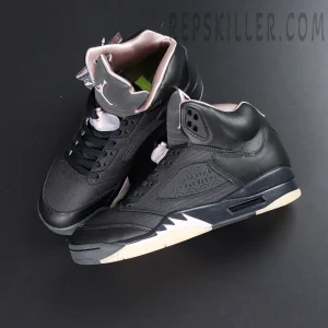 Paris Saint-Germain x Air Jordan 5 Retro ‘Off Noir’ – Top-down layout of both sneakers revealing PSG patterned mid-panels and satin-lined collars