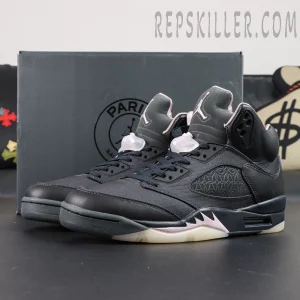 Paris Saint-Germain x Air Jordan 5 Retro ‘Off Noir’ – Product display in front of branded PSG x Jumpman shoebox