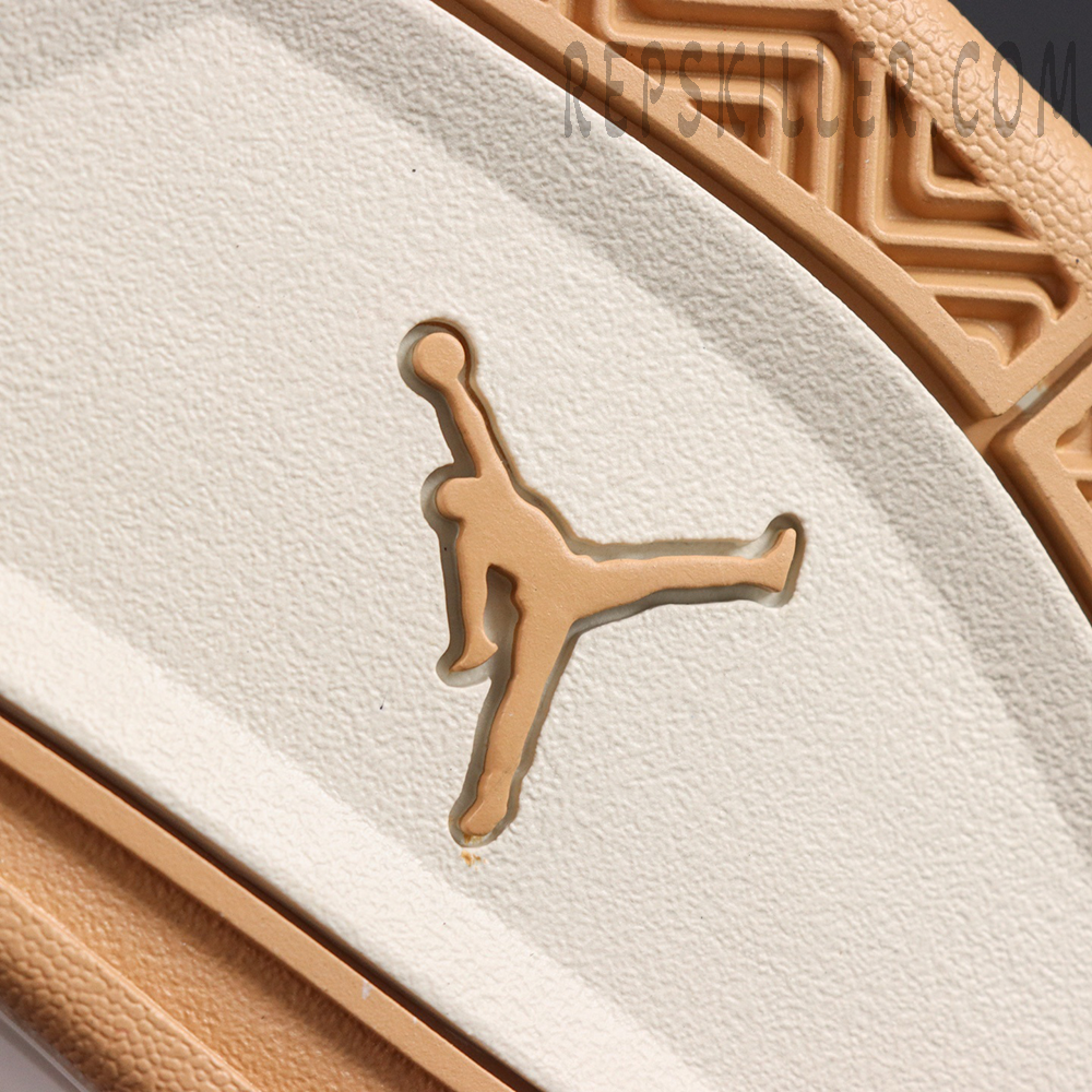 Wmns Jordan 4 Retro 'Cozy Girl'13