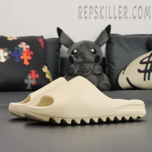 Side view of the Yeezy Slides ‘Bone’ sandal