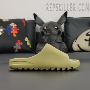 Yeezy Slides 'Resin'8