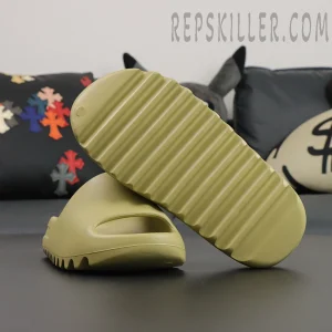 Yeezy Slides ‘Resin’ outsole displaying grooved traction pattern for grip