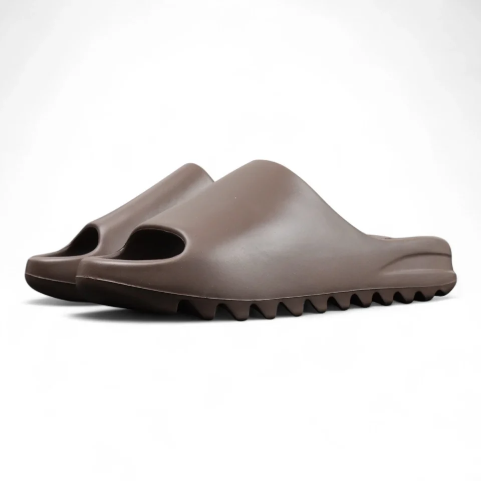 Yeezy Slides ‘Soot’ Replica
