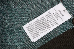 BBry Check Pattern Crewneck Sweater Wash tag