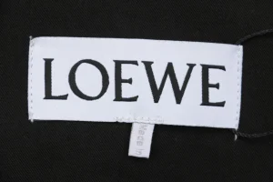 L Rear Logo Patch Pleated Jacket Logo tag