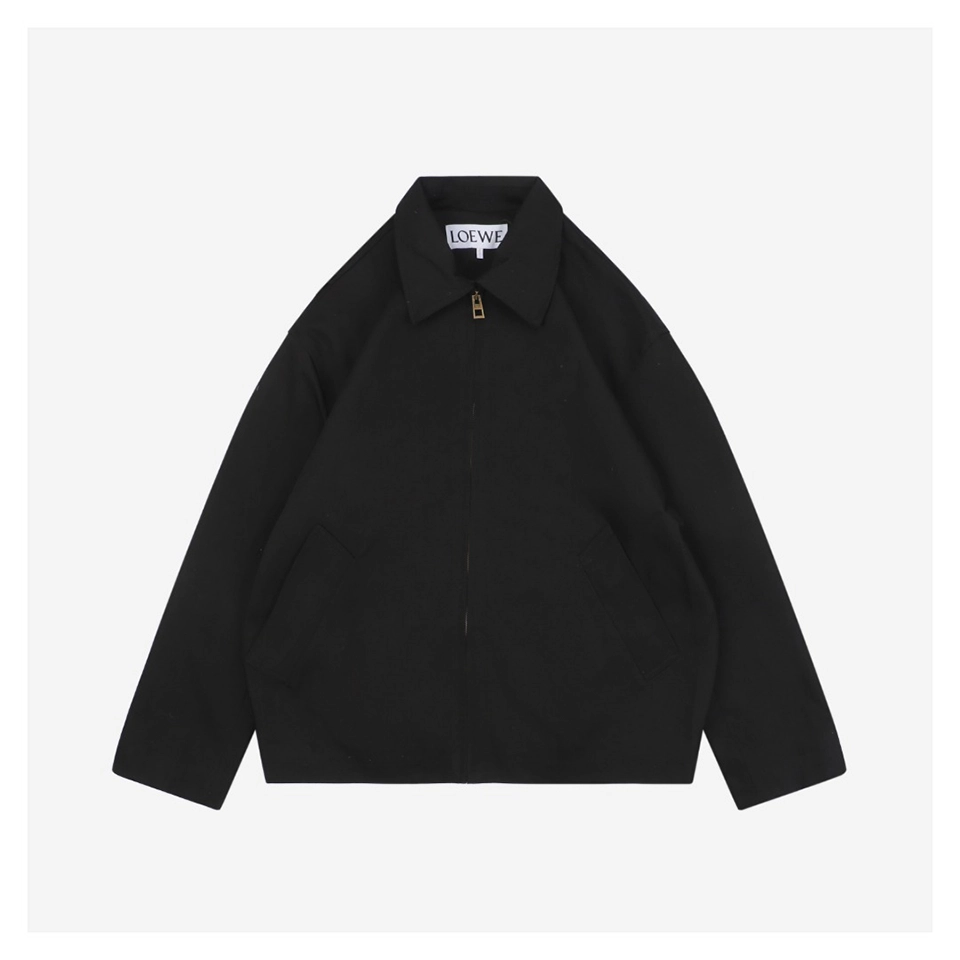 L Rear Logo Patch Pleated Jacket