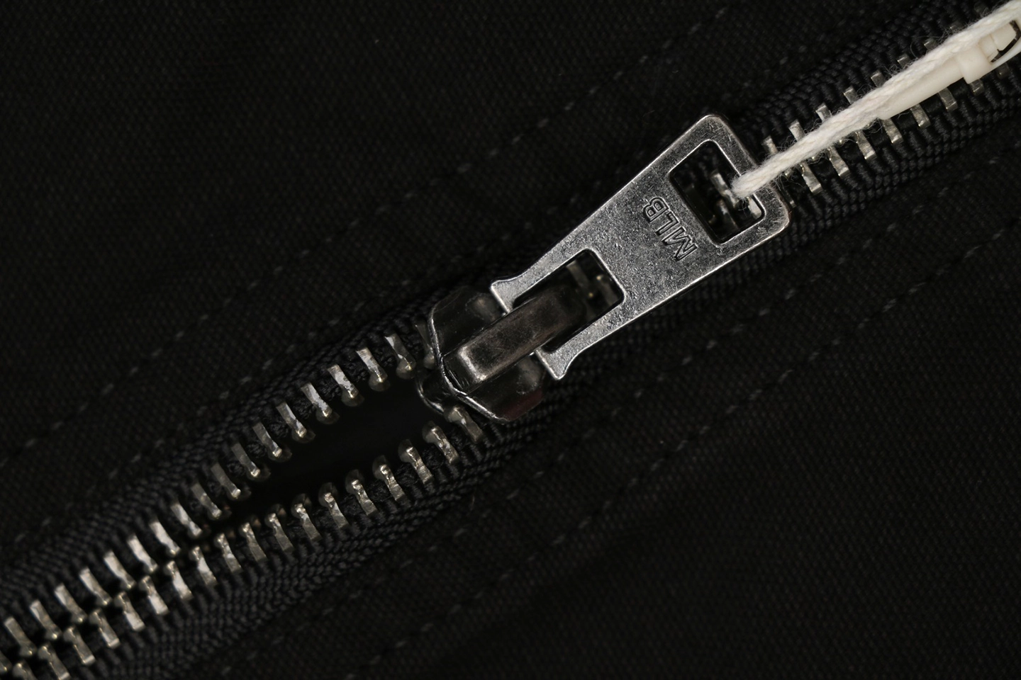 MLB NY Canvas Workwear Jacket Zipper end